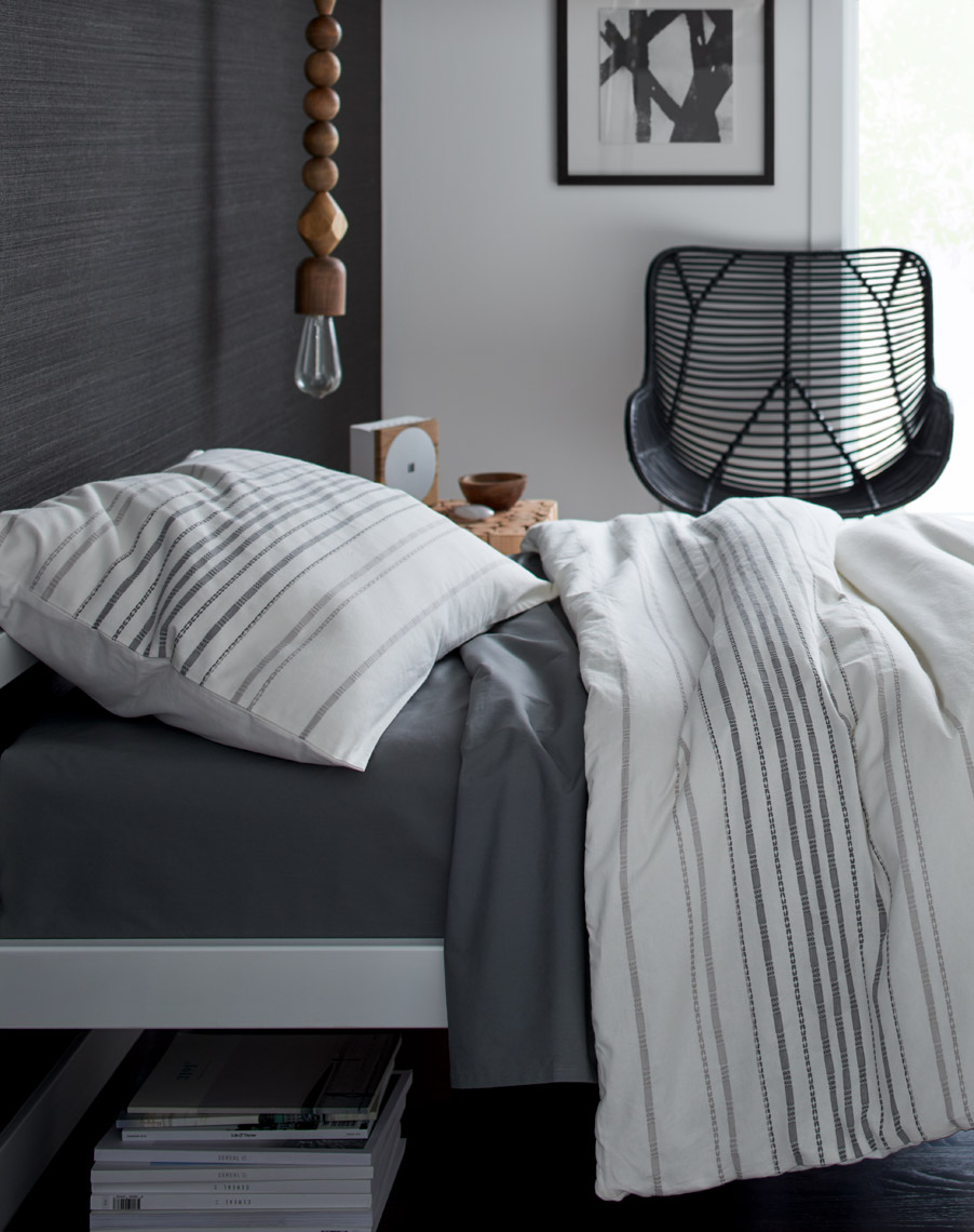 JeffJohnson_Photography_Modern_Interior_Design_Bed_Room