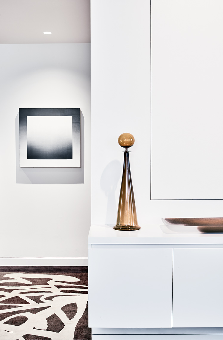JeffJohnson_Photography_Home_House_Interior_Design_Entryway_Modern_White_Bright